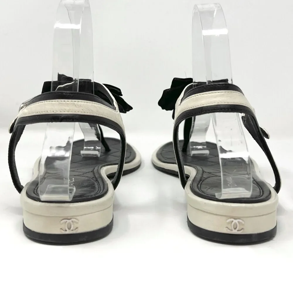 CHANEL White & Black Quilted Bow‎ Flat Sandals – Size 41.5